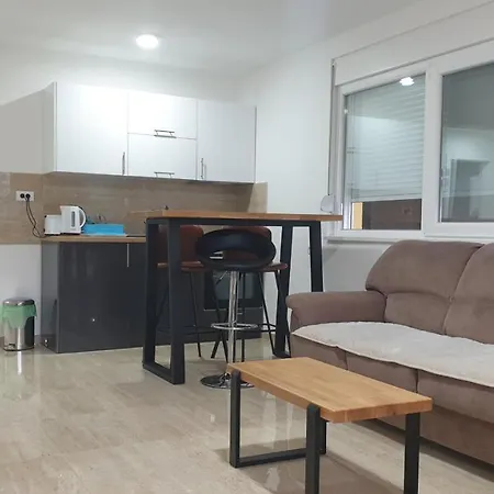 Apartment 3 Bmb